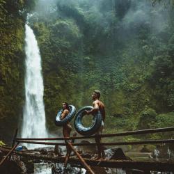 Parler &ndash; Inspiring Travel artwork